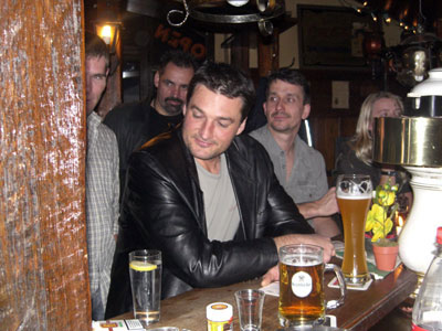 Im Bierdeckel an der Bar